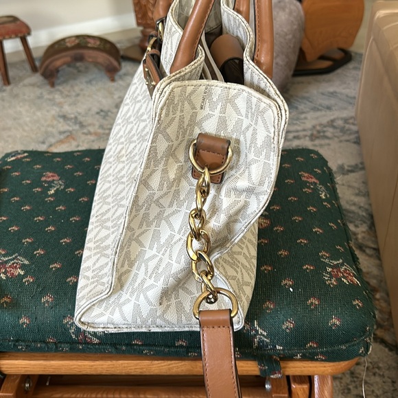 Michael Kors Hamilton cream tote satchel bag 12 x 14 x 6 - Picture 3 of 9